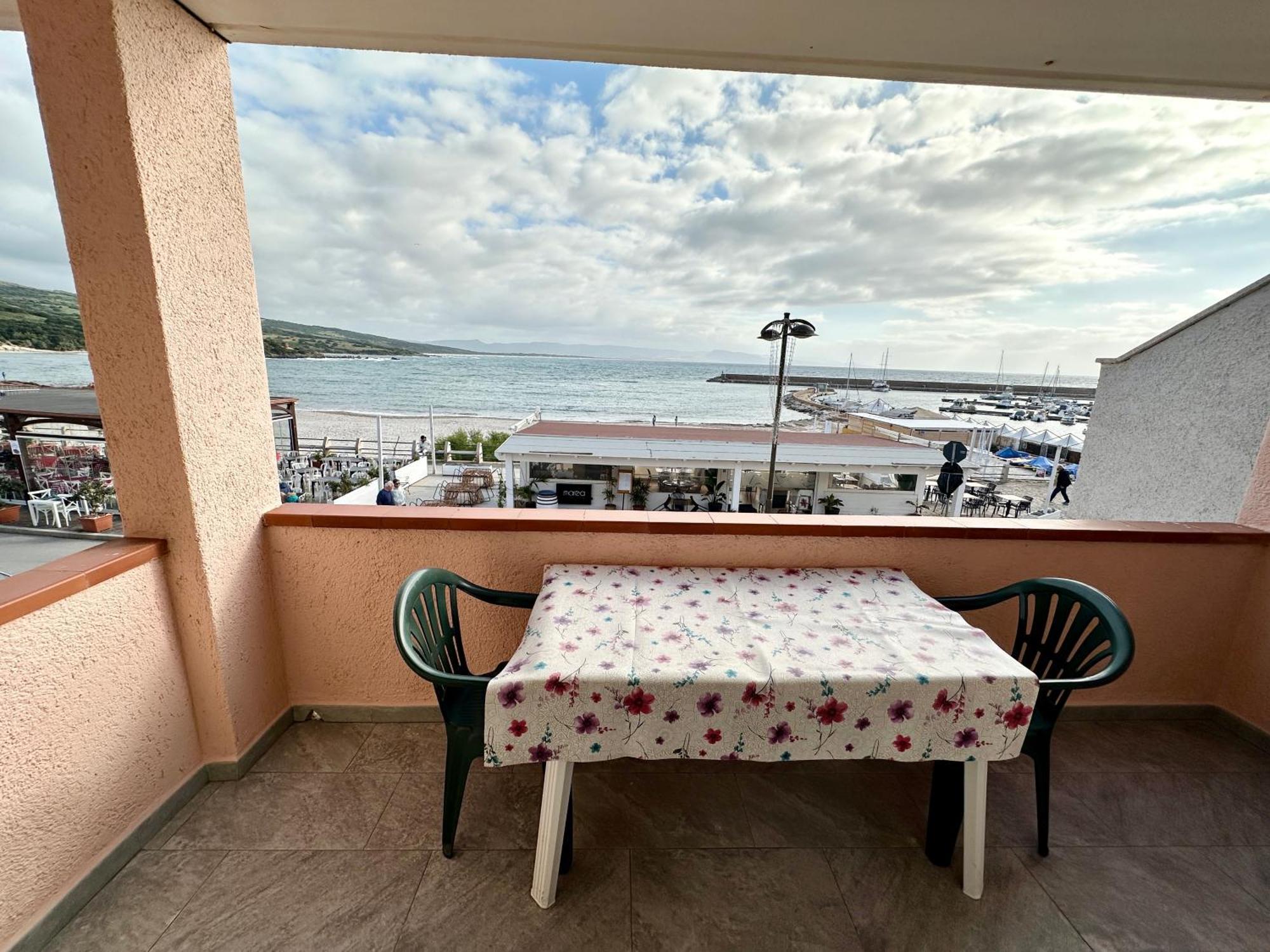 Approdo Apartments Isola Rossa Εξωτερικό φωτογραφία